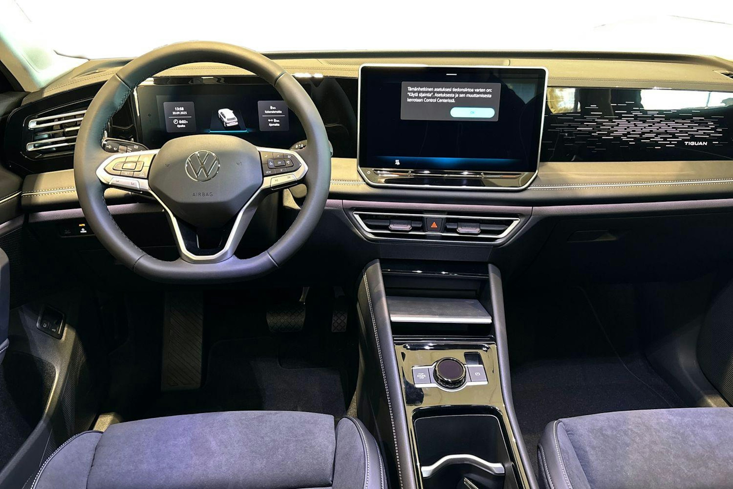 sininen Volkswagen Tiguan 2025 kuva 7.
