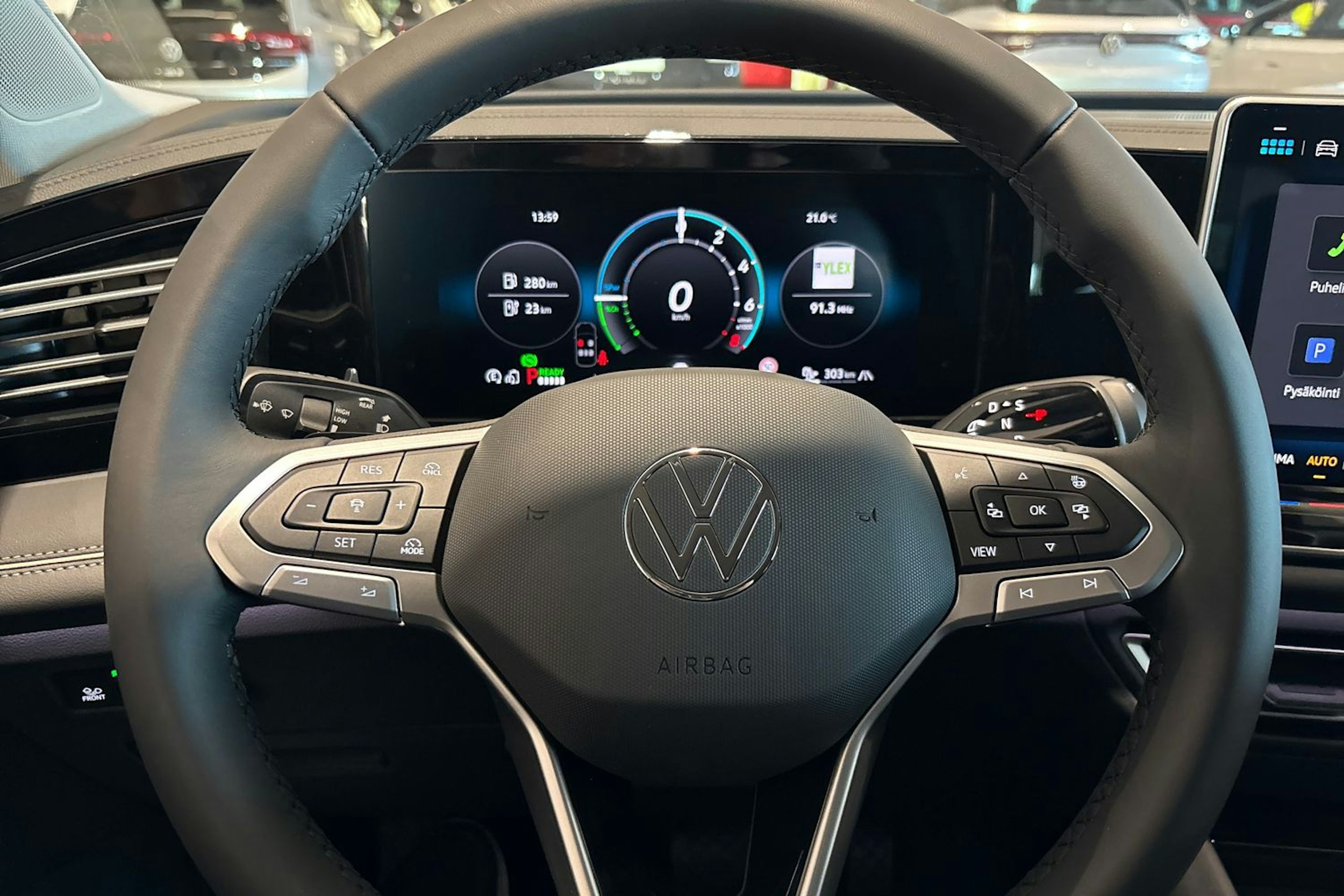 sininen Volkswagen Tiguan 2025 kuva 12.