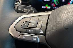 sininen Volkswagen Tiguan 2025 kuva 13.