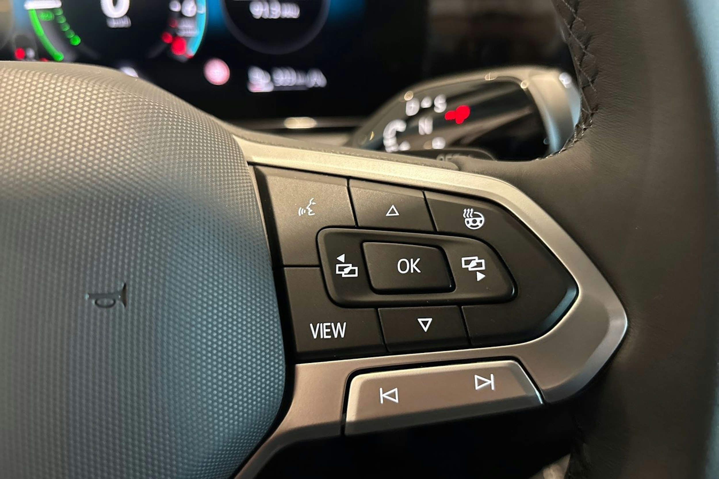 sininen Volkswagen Tiguan 2025 kuva 14.