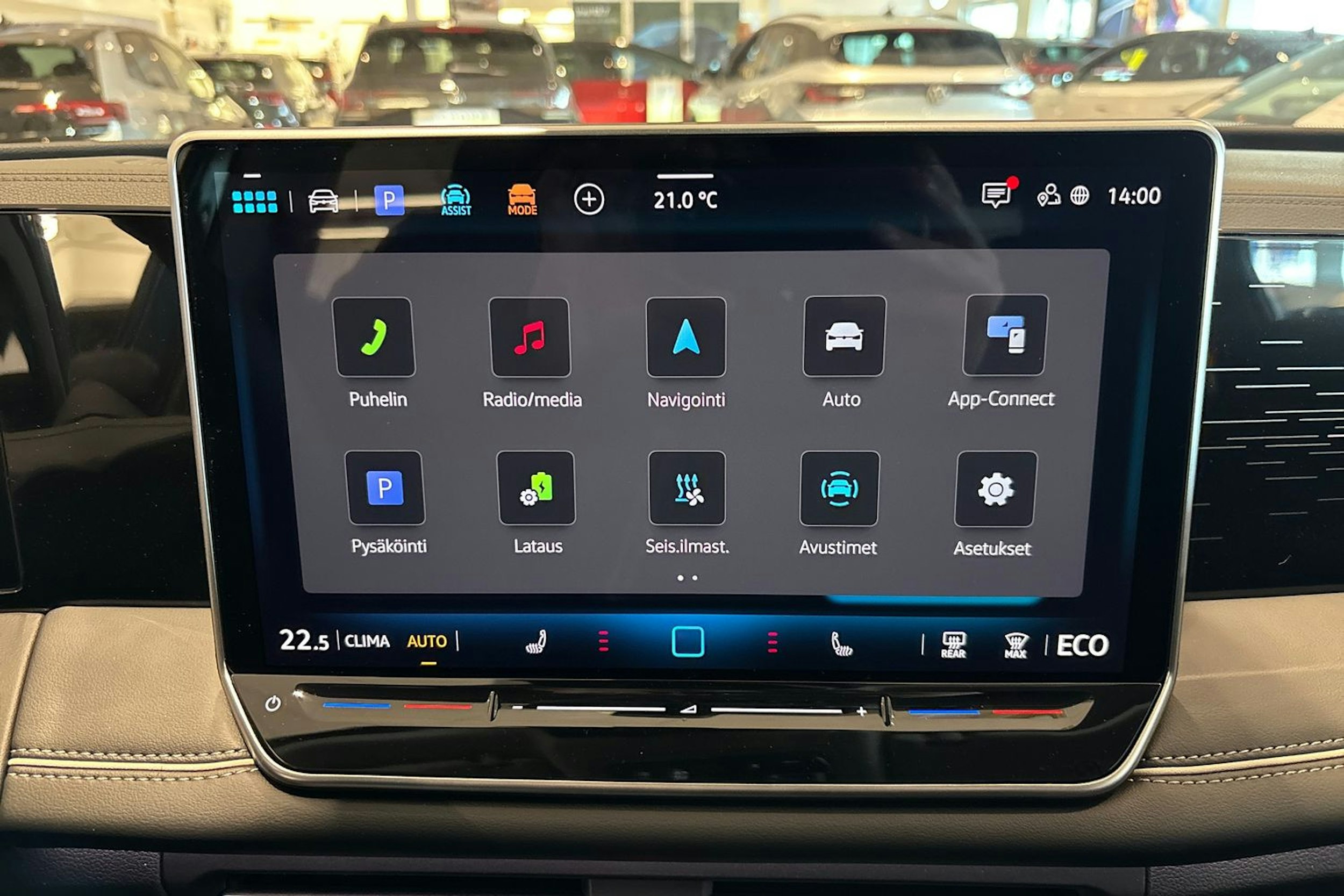 sininen Volkswagen Tiguan 2025 kuva 15.