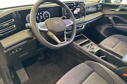 harmaa Volkswagen Tiguan 2025 kuva 6.