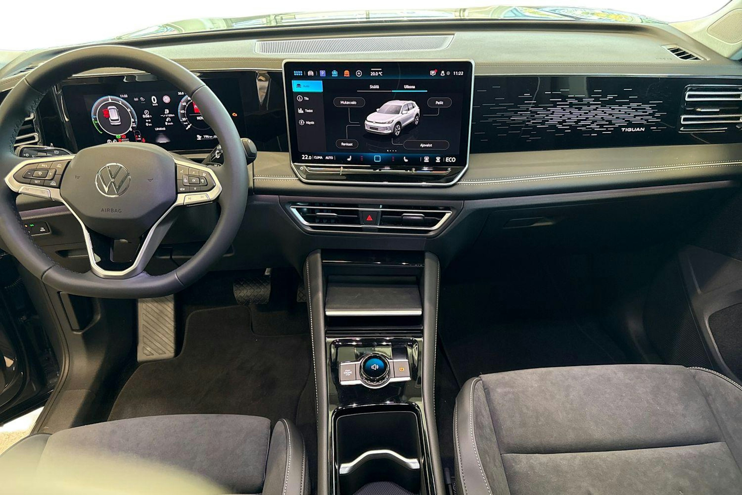 harmaa Volkswagen Tiguan 2025 kuva 7.