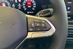 harmaa Volkswagen Tiguan 2025 kuva 15.