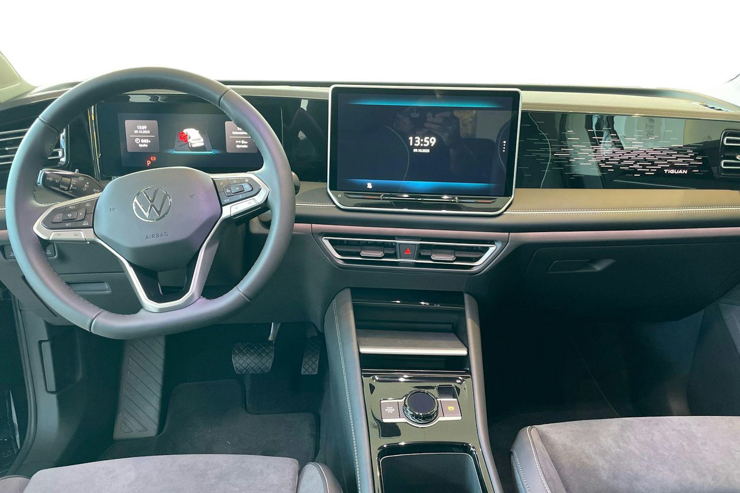 musta Volkswagen Tiguan 2025 kuva 7.