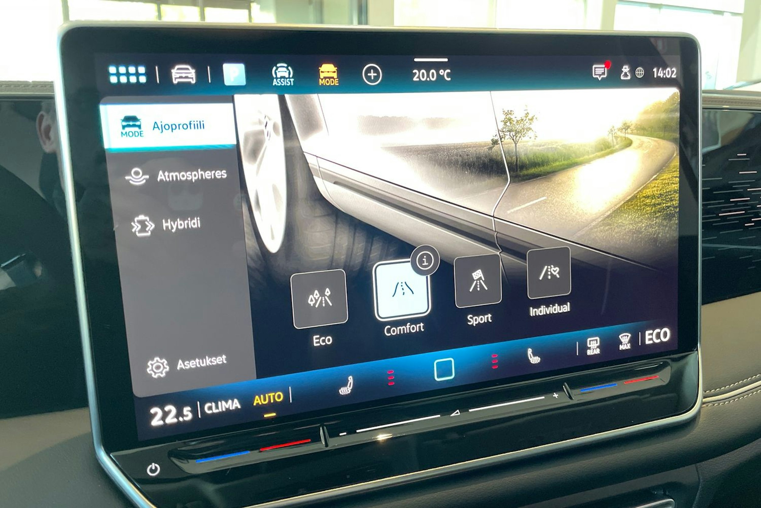 musta Volkswagen Tiguan 2025 kuva 14.