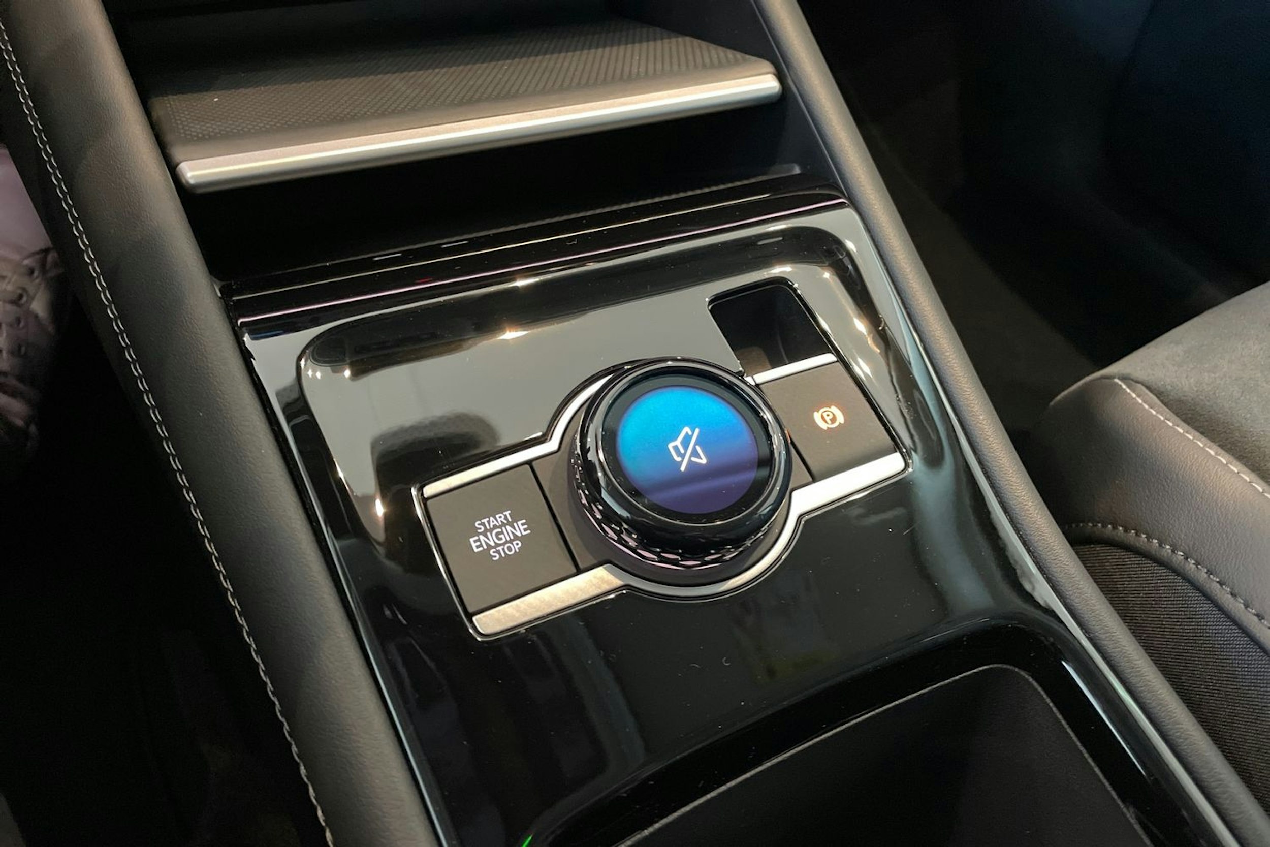 musta Volkswagen Tiguan 2025 kuva 16.