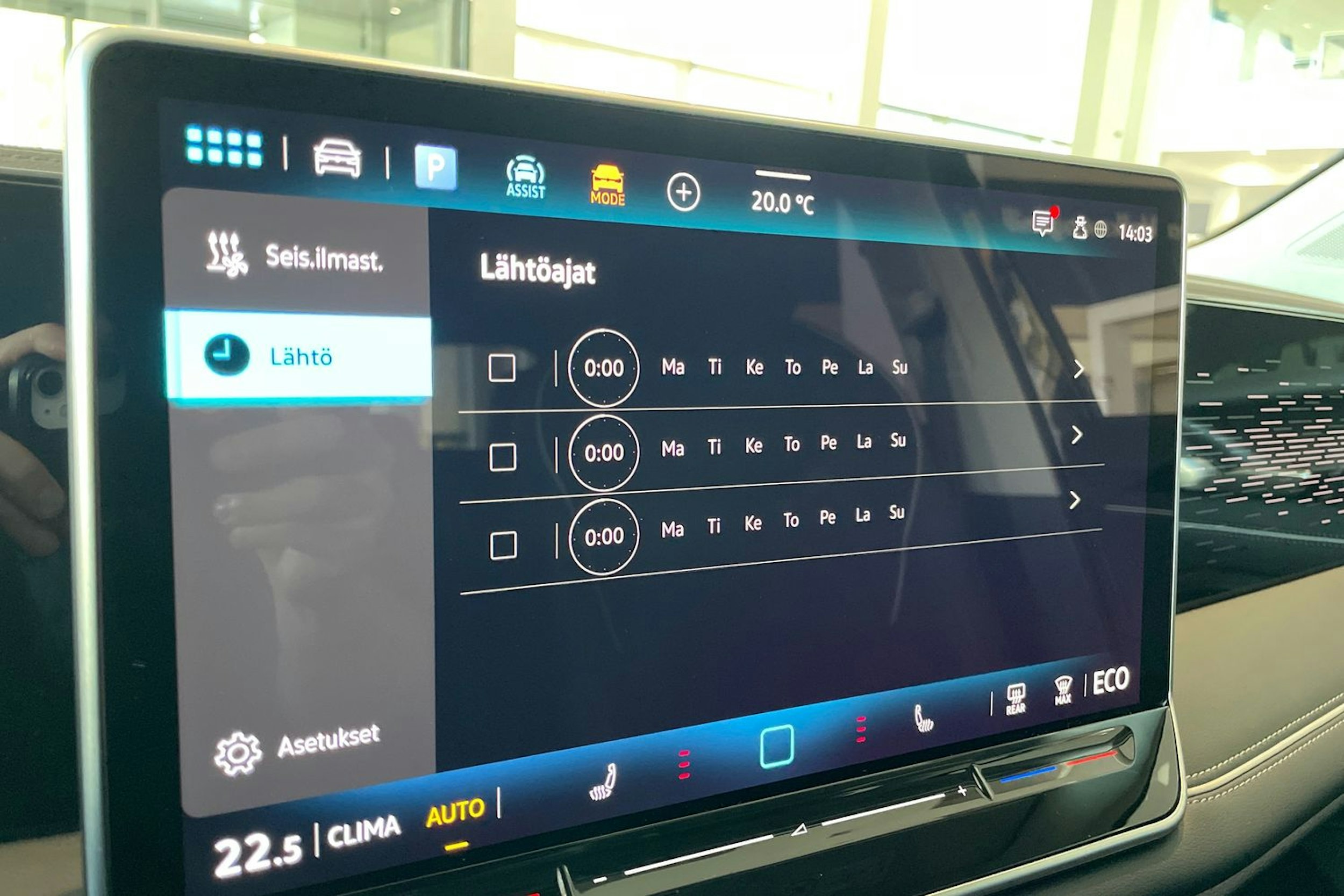 musta Volkswagen Tiguan 2025 kuva 20.