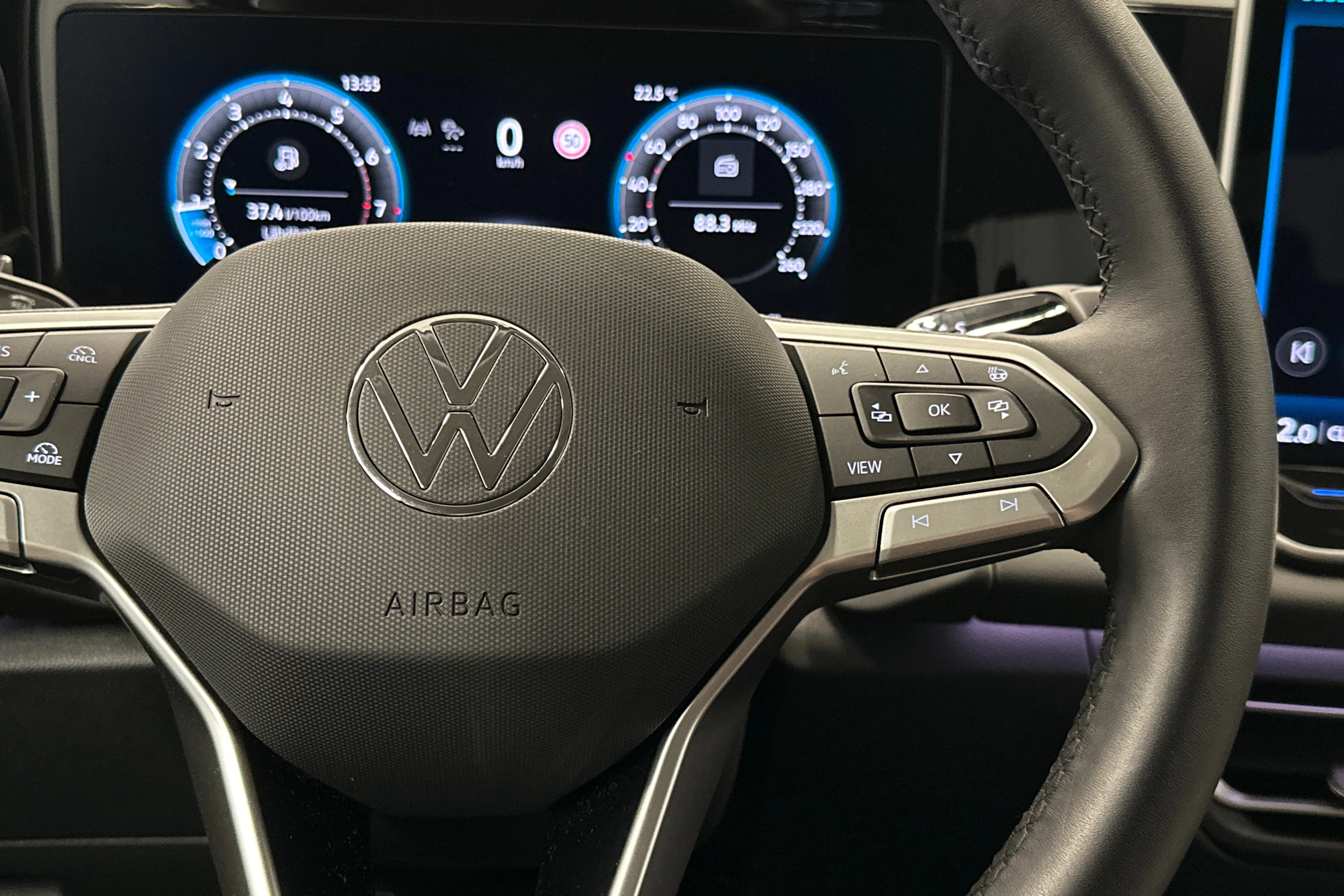 sininen Volkswagen Tiguan 2025 kuva 12.