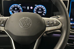 sininen Volkswagen Tiguan 2025 kuva 12.