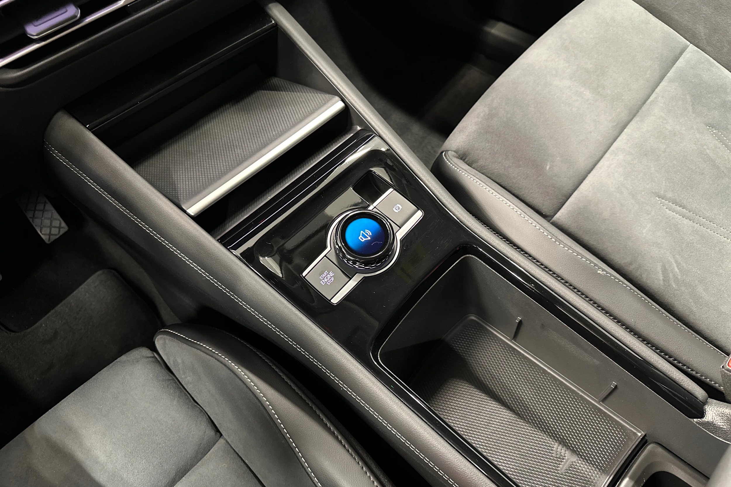 sininen Volkswagen Tiguan 2025 kuva 31.