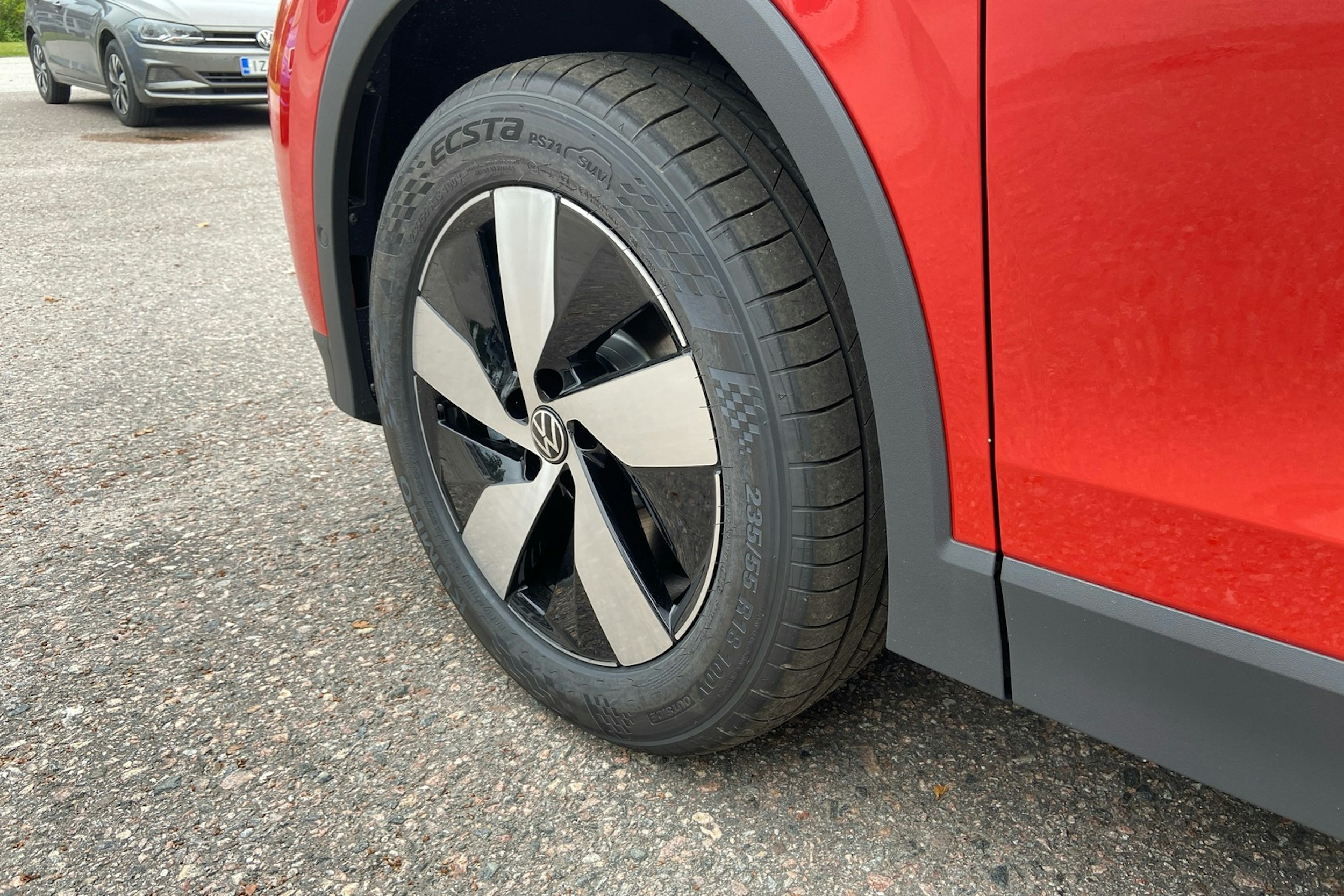 oranssi Volkswagen Tiguan 2025 kuva 12.