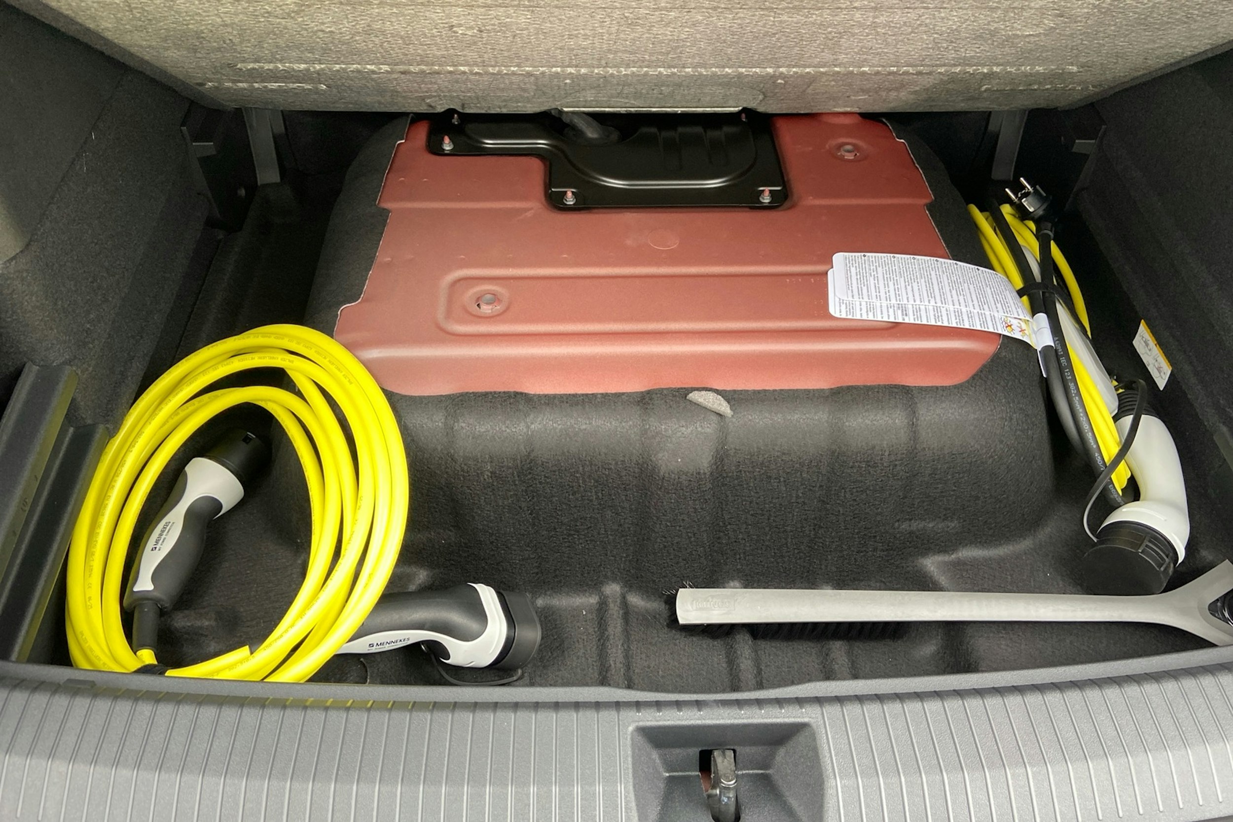 oranssi Volkswagen Tiguan 2025 kuva 16.