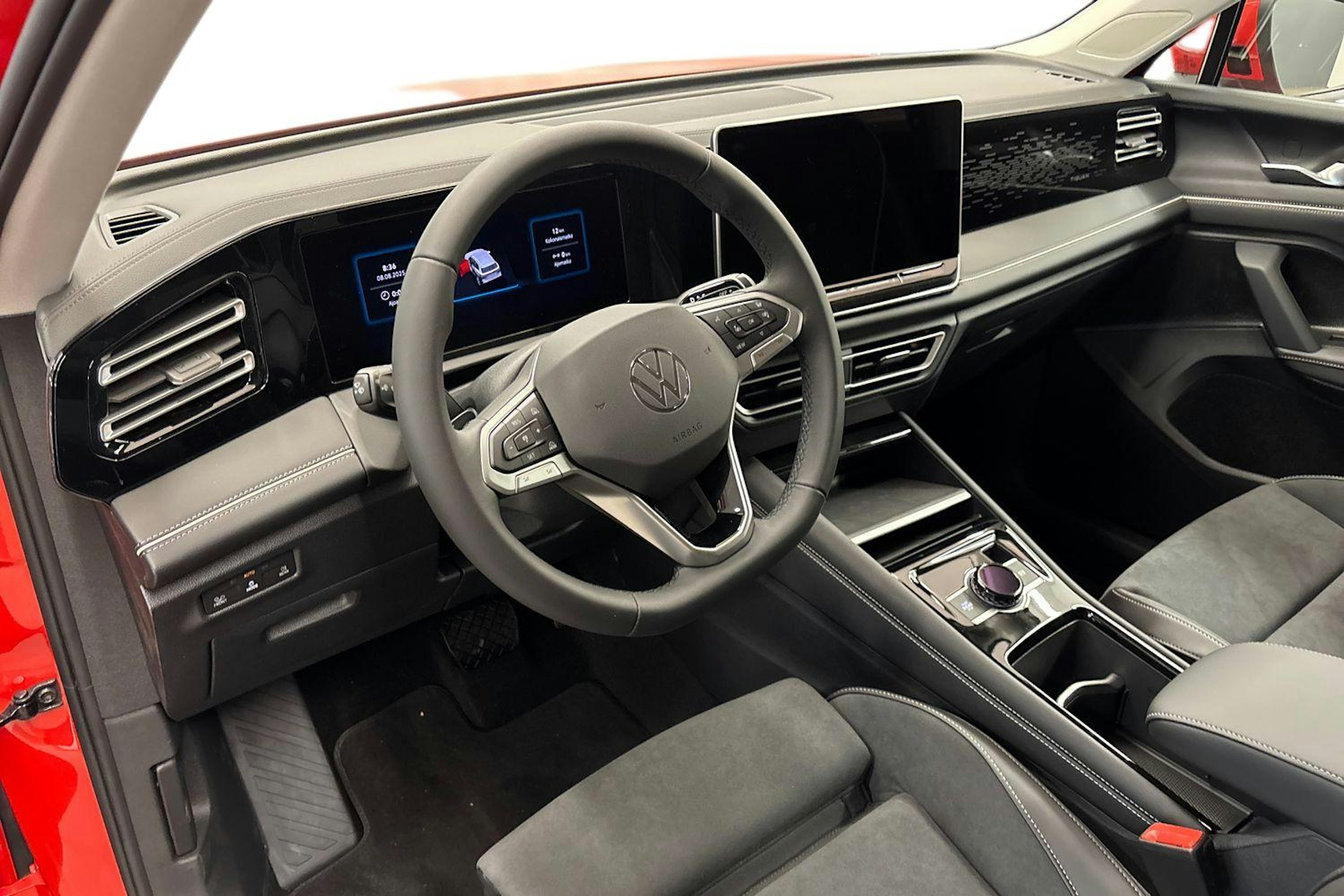 met. oranssi Volkswagen Tiguan 2025 kuva 6.