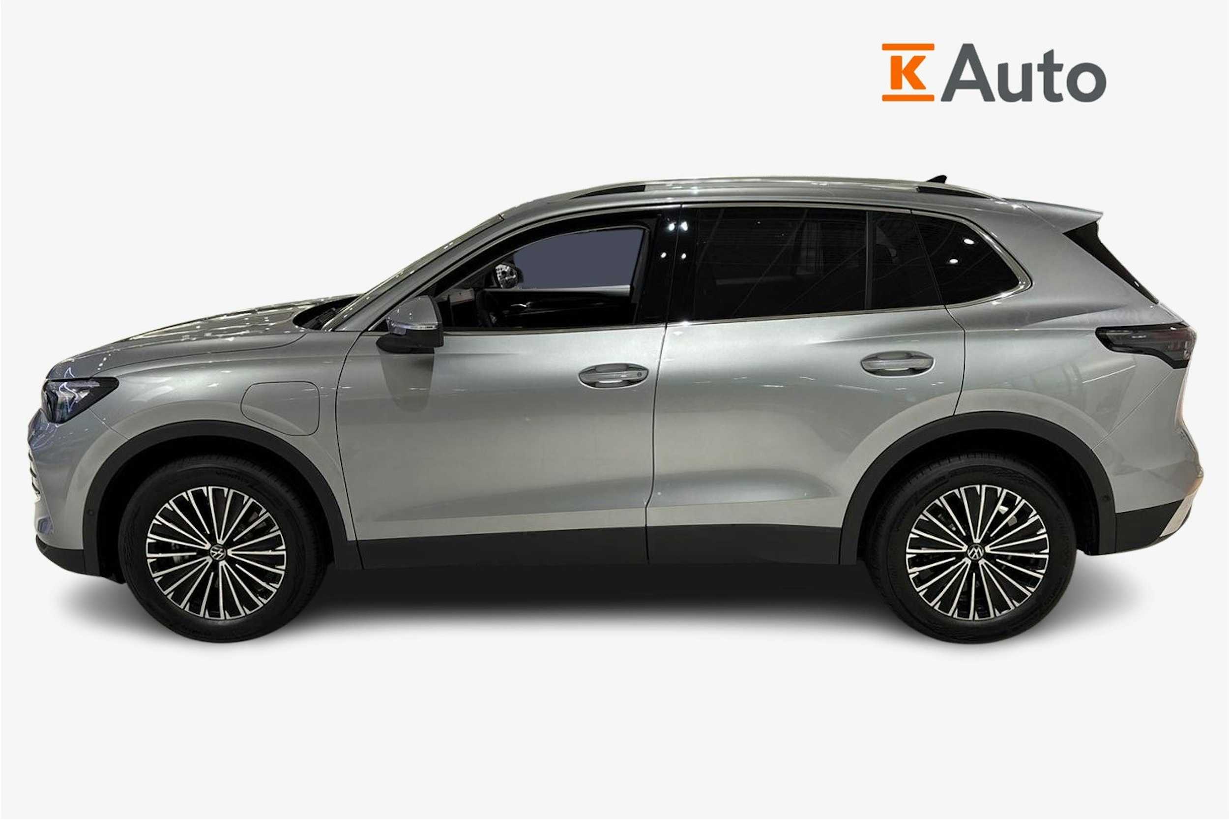 harmaa Volkswagen Tiguan 2025 kuva 5.