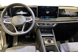 harmaa Volkswagen Tiguan 2025 kuva 7.