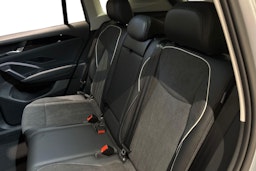 harmaa Volkswagen Tiguan 2025 kuva 8.