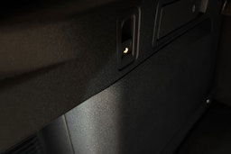 harmaa Volkswagen Tiguan 2025 kuva 13.