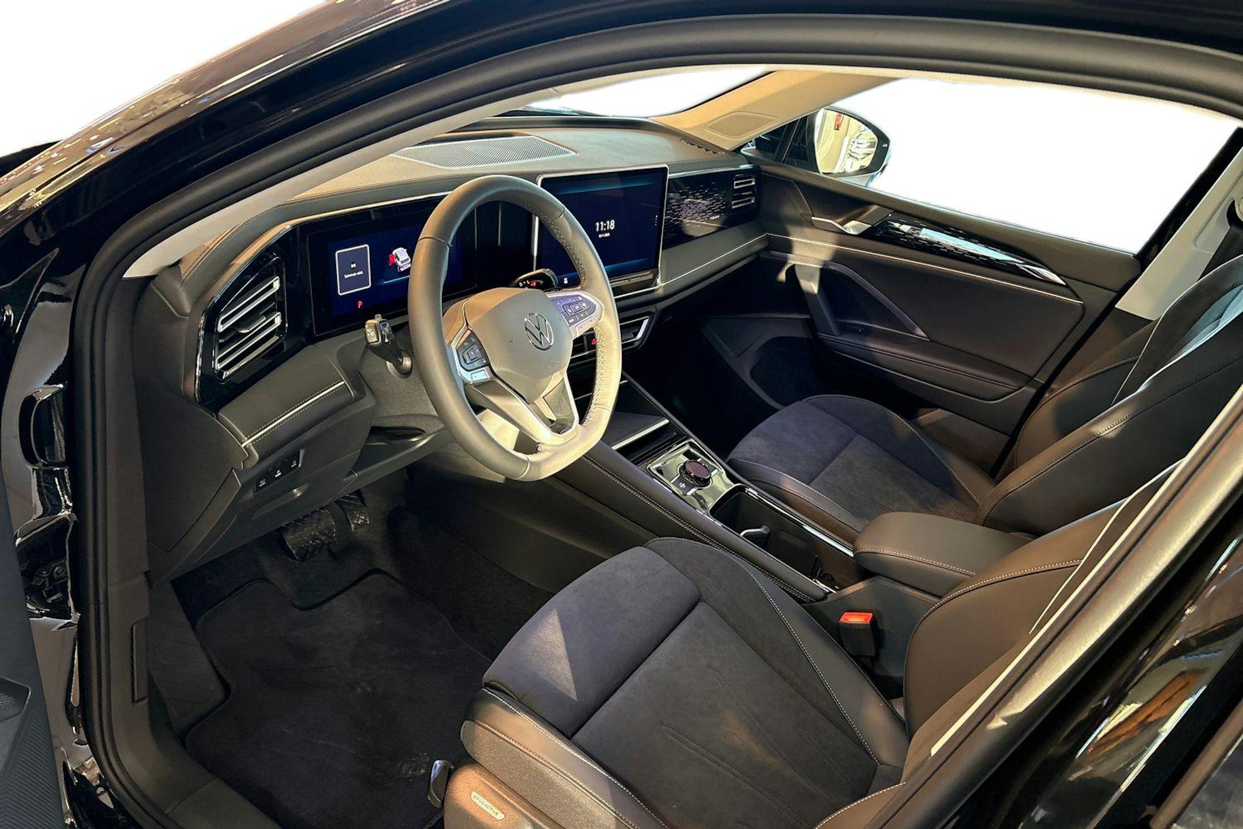 musta Volkswagen Tiguan 2026 kuva 6.