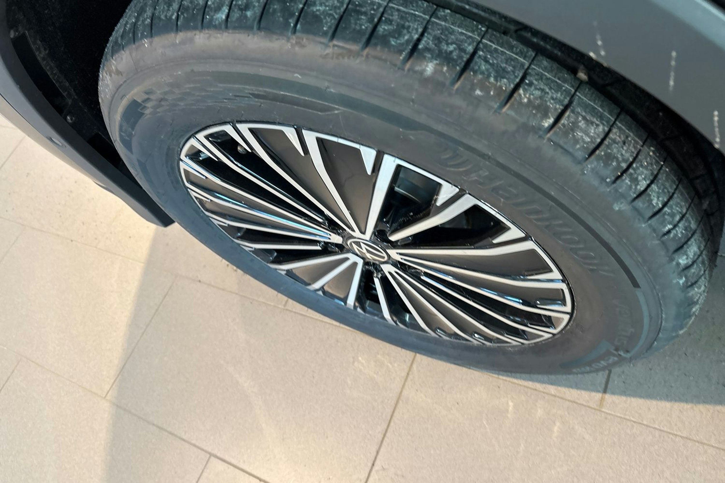 musta Volkswagen Tiguan 2026 kuva 10.