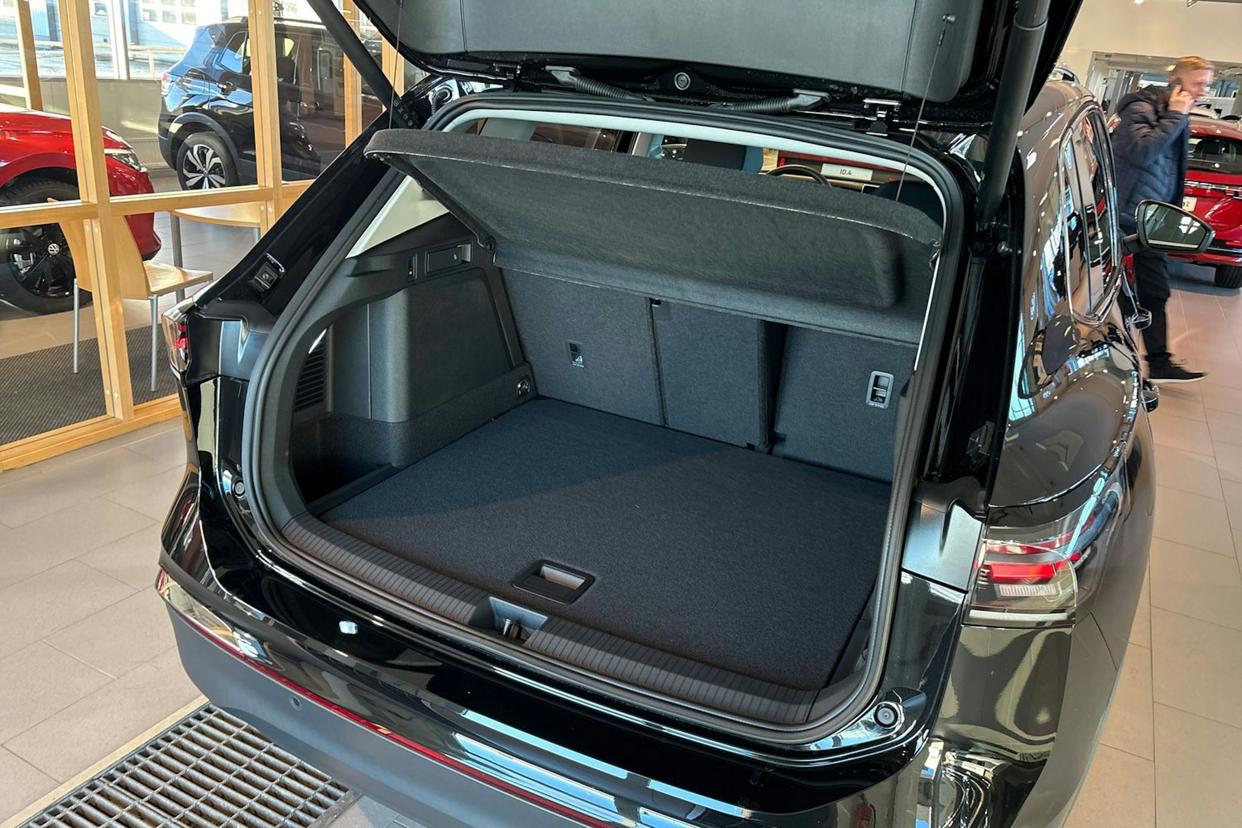 musta Volkswagen Tiguan 2026 kuva 12.