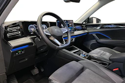 harmaa Volkswagen Tiguan 2025 kuva 8.