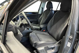 harmaa Volkswagen Tiguan 2025 kuva 12.