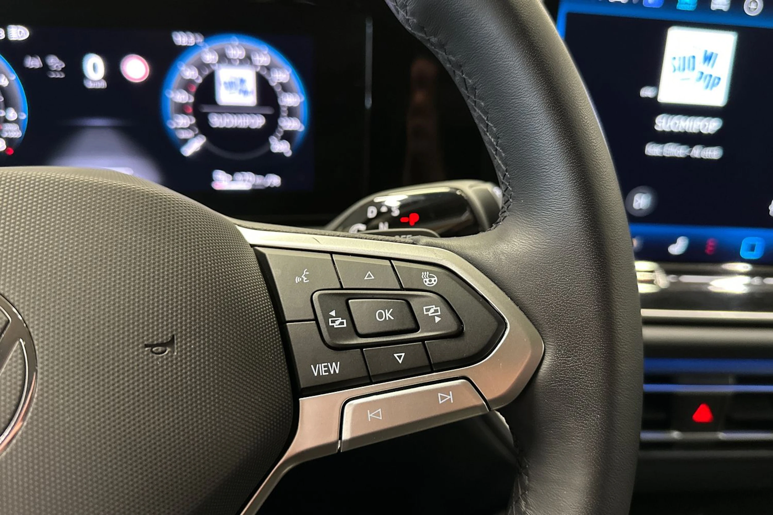 harmaa Volkswagen Tiguan 2025 kuva 26.