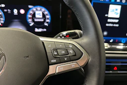 harmaa Volkswagen Tiguan 2025 kuva 26.