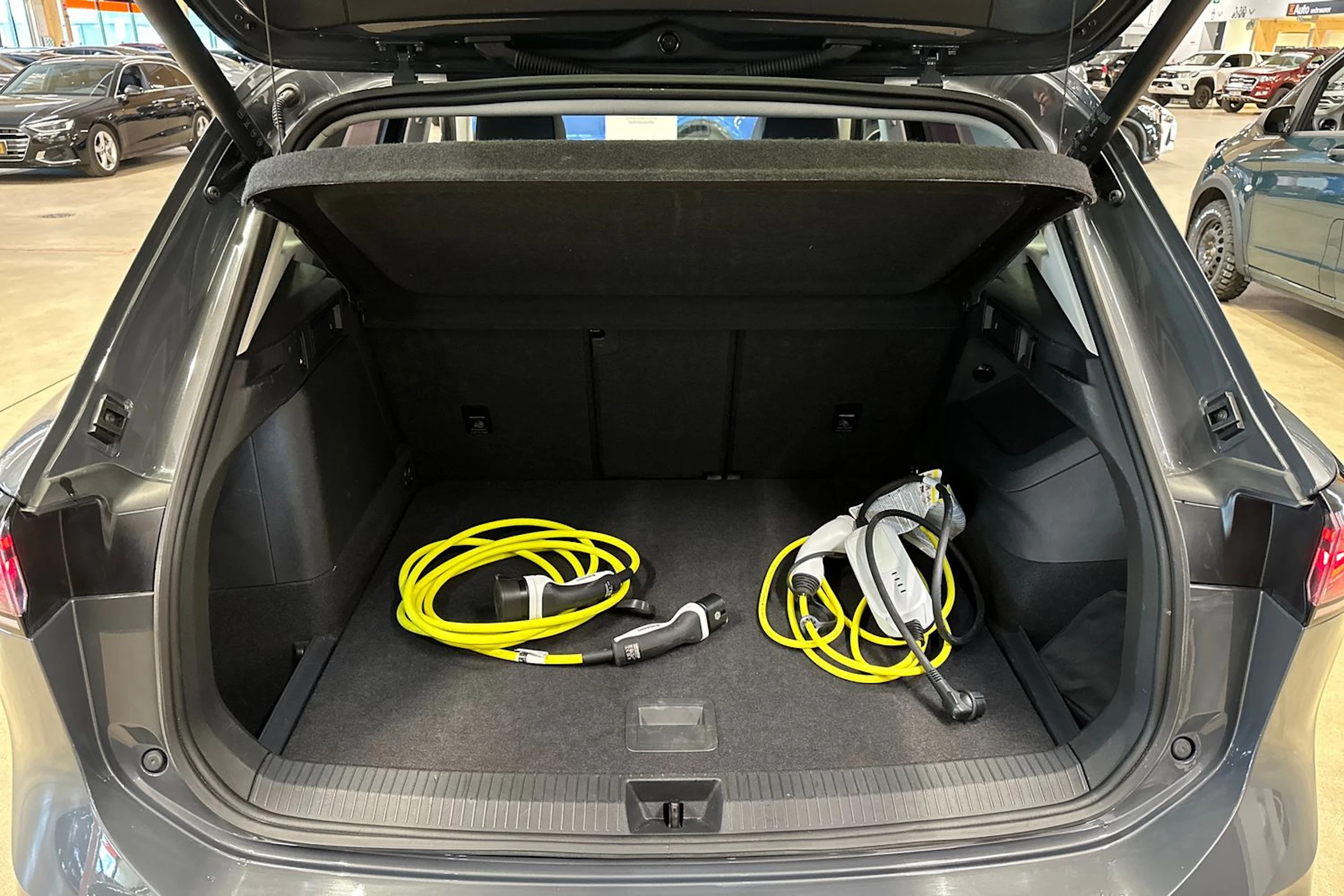 harmaa Volkswagen Tiguan 2025 kuva 29.