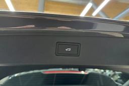 harmaa Volkswagen Tiguan 2025 kuva 32.