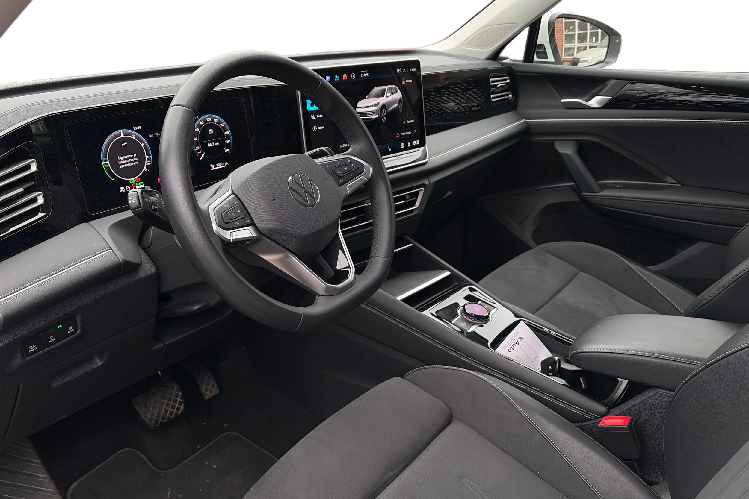 valkoinen Volkswagen Tiguan 2025 kuva 3.