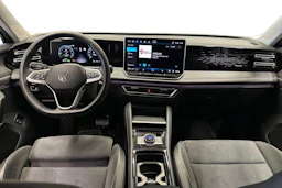 harmaa Volkswagen Tiguan 2025 kuva 9.