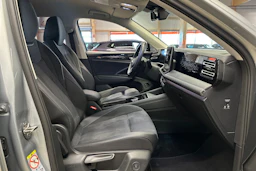harmaa Volkswagen Tiguan 2025 kuva 15.