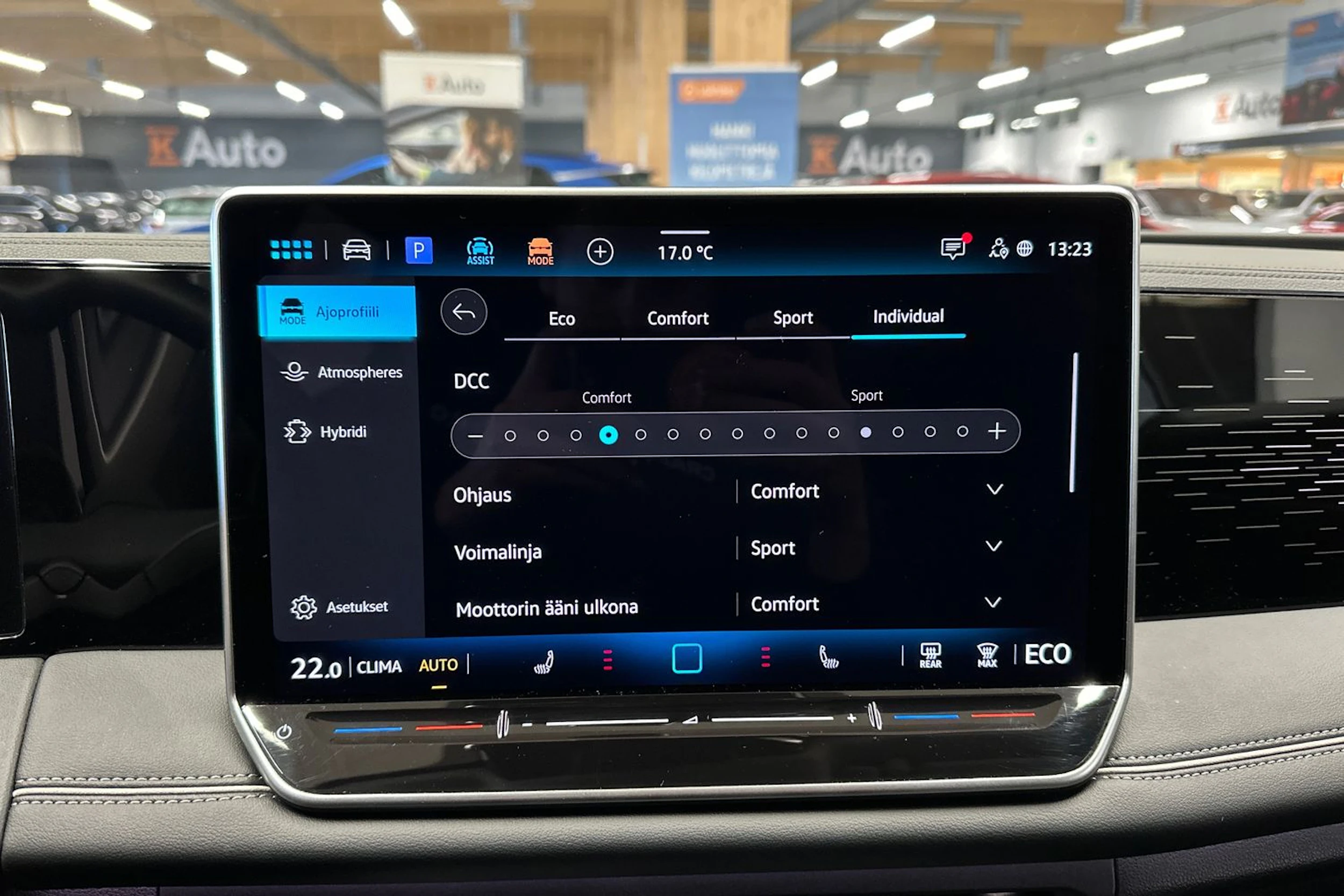 harmaa Volkswagen Tiguan 2025 kuva 23.