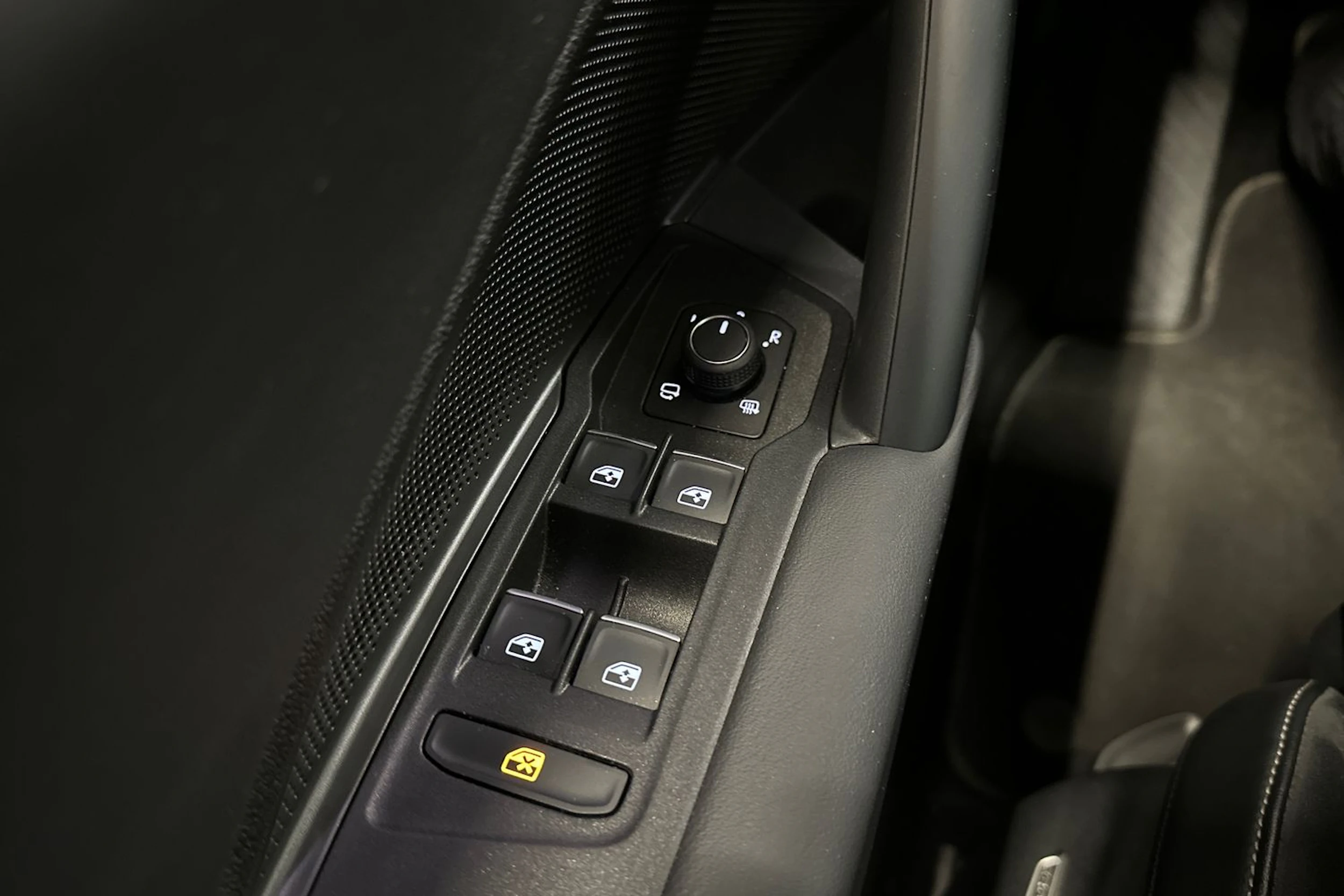 harmaa Volkswagen Tiguan 2025 kuva 30.