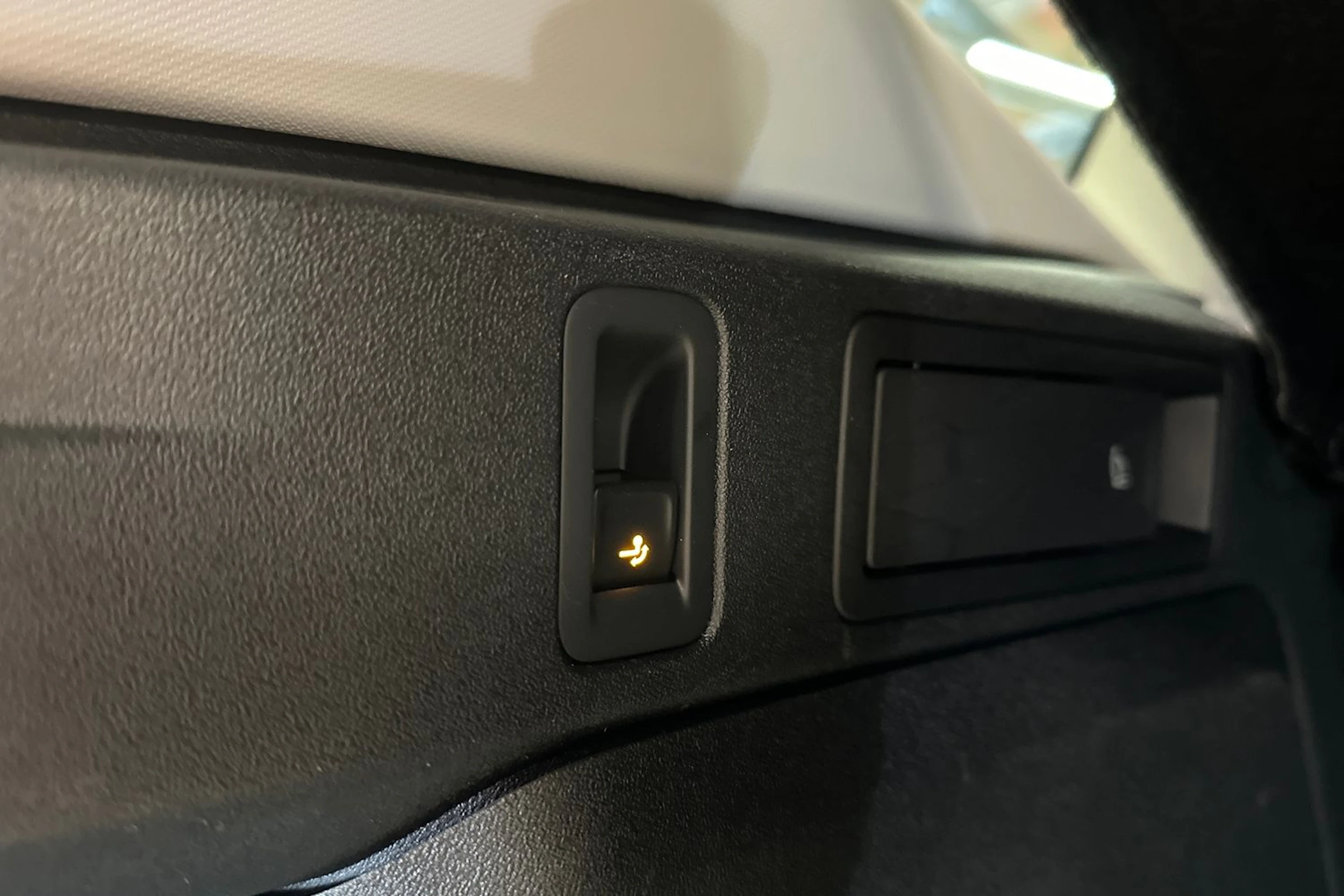 harmaa Volkswagen Tiguan 2025 kuva 32.