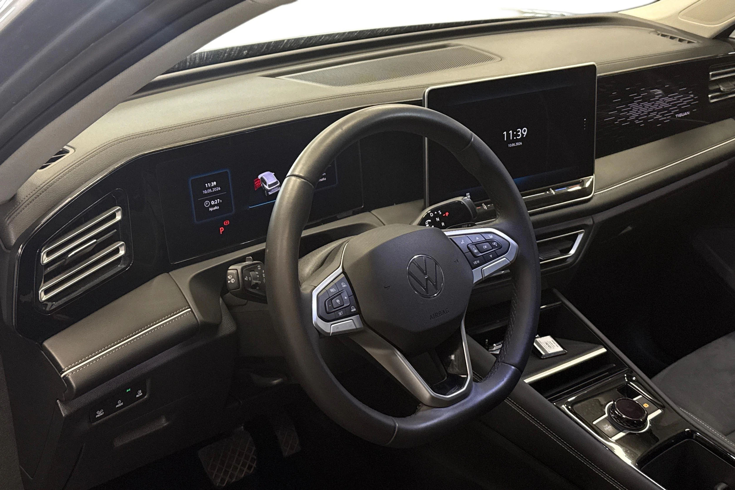 harmaa Volkswagen Tiguan 2025 kuva 3.