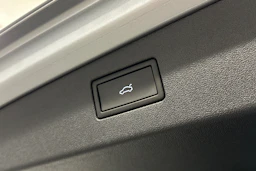 harmaa Volkswagen Tiguan 2025 kuva 16.