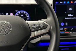 harmaa Volkswagen Tiguan 2025 kuva 22.