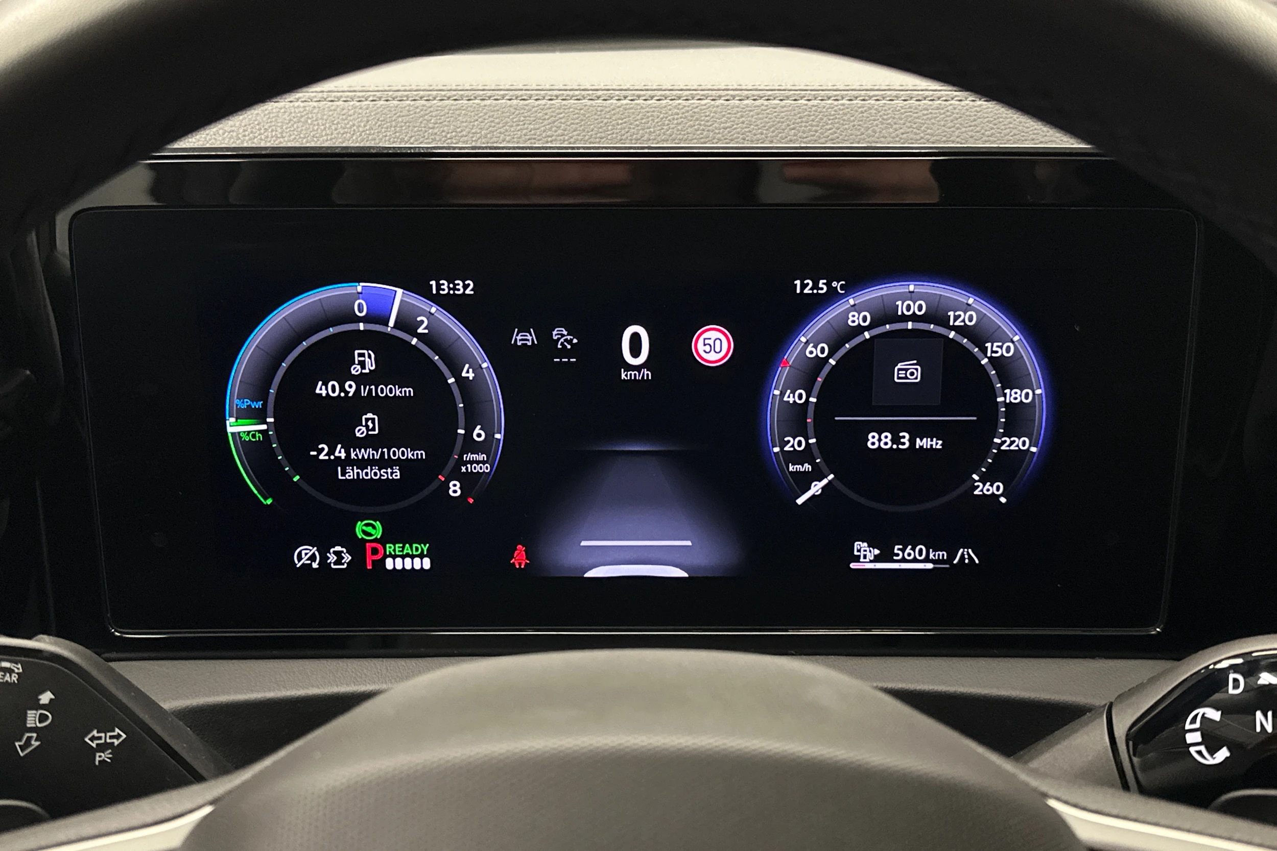 harmaa Volkswagen Tiguan 2025 kuva 23.