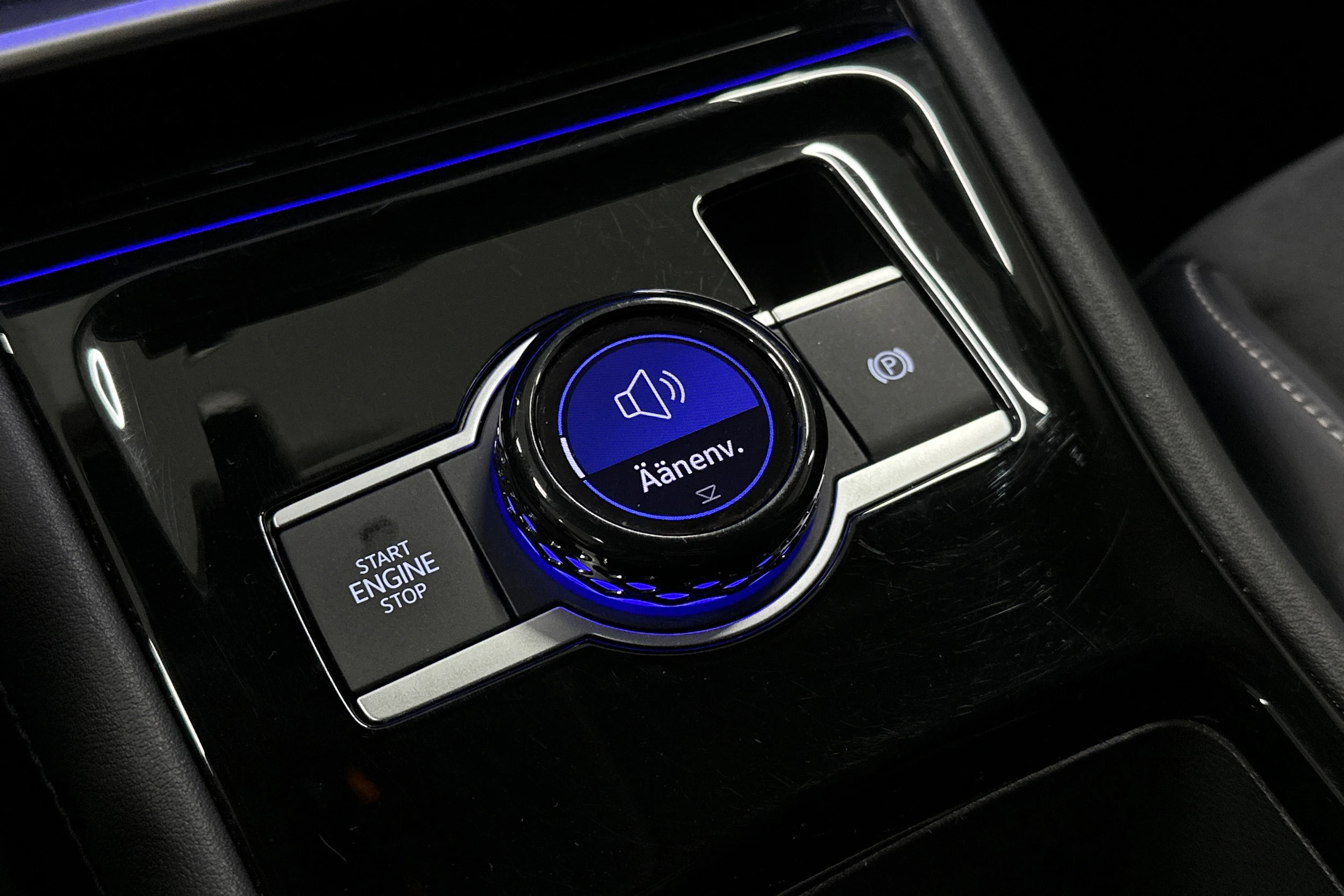 harmaa Volkswagen Tiguan 2025 kuva 32.