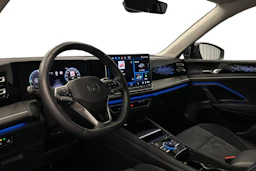 harmaa Volkswagen Tiguan 2025 kuva 8.