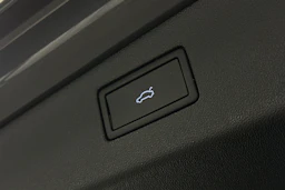 harmaa Volkswagen Tiguan 2025 kuva 16.