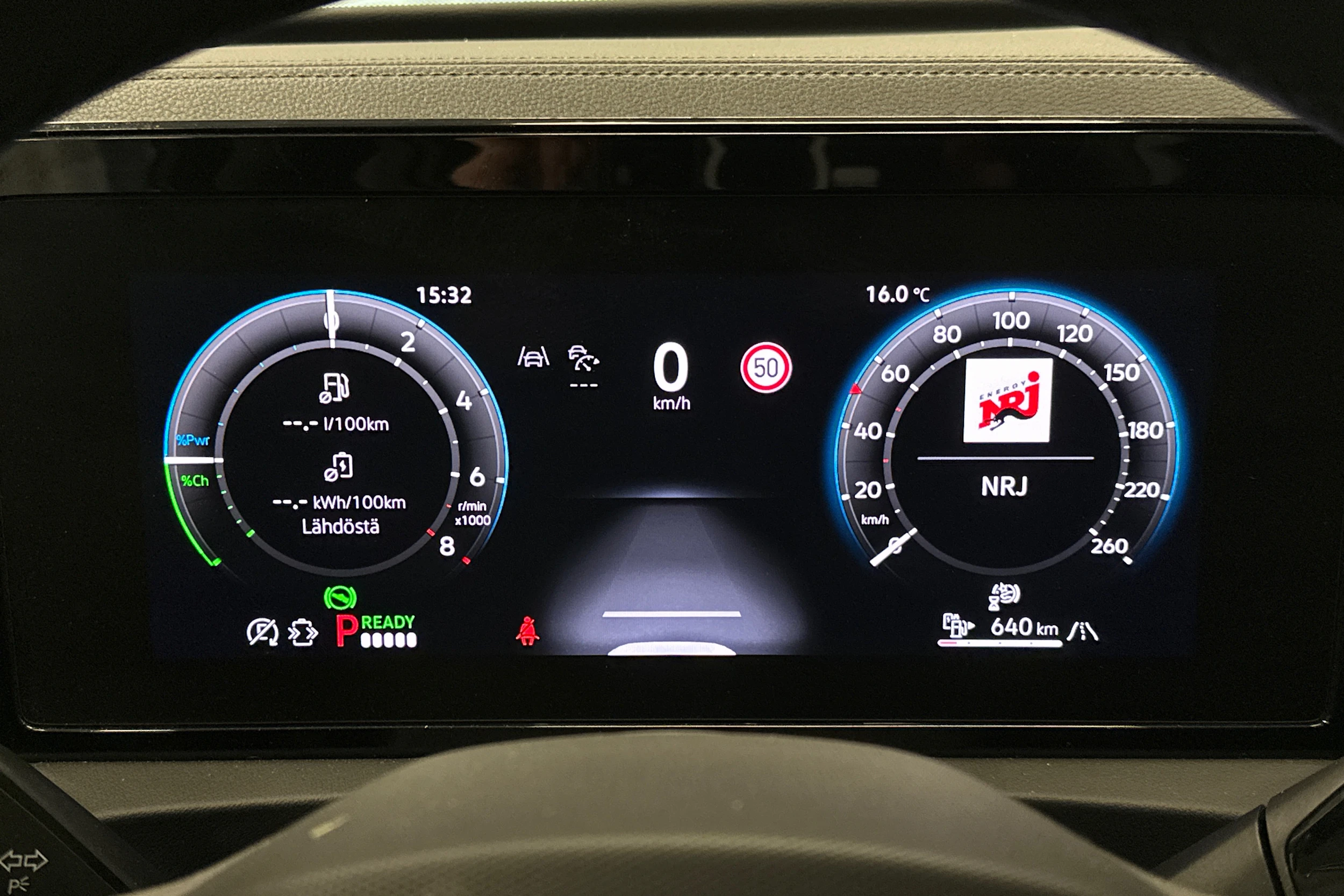 harmaa Volkswagen Tiguan 2025 kuva 23.