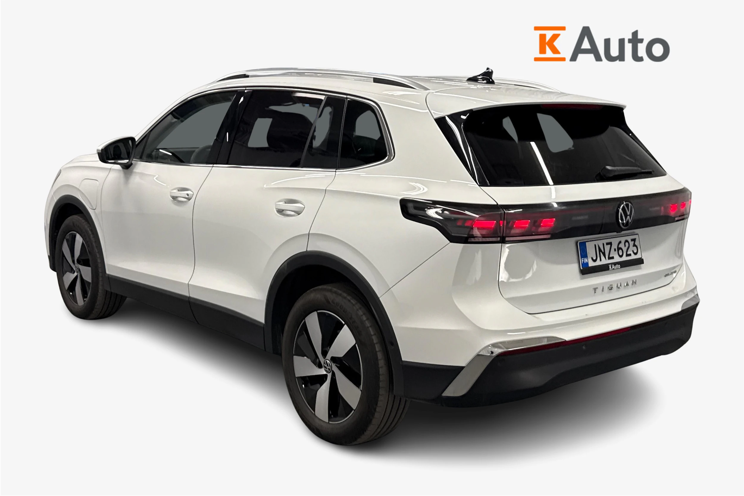 valkoinen Volkswagen Tiguan 2025 kuva 3.