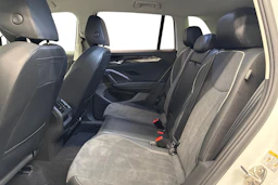 valkoinen Volkswagen Tiguan 2025 kuva 11.