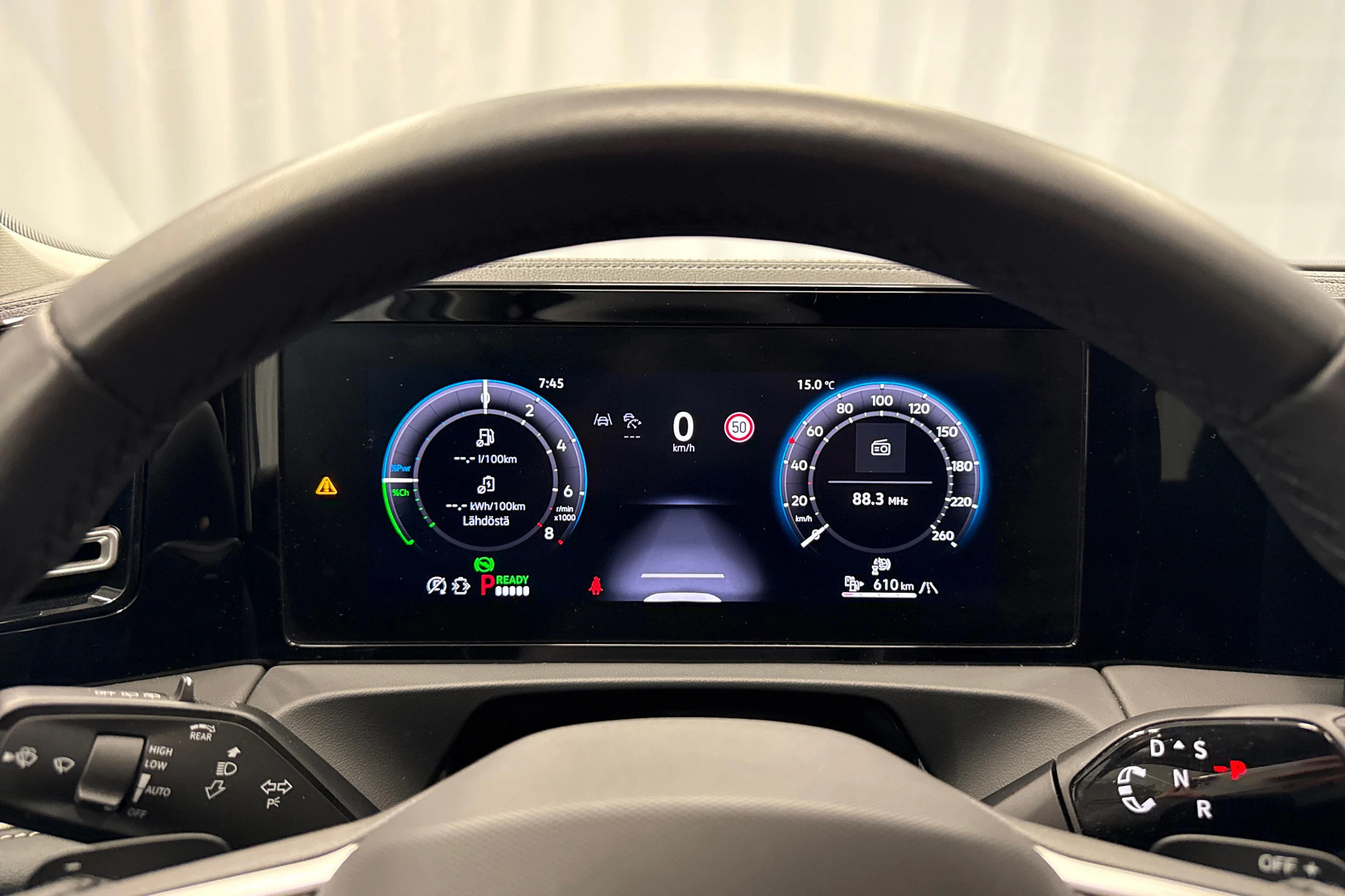 valkoinen Volkswagen Tiguan 2025 kuva 17.