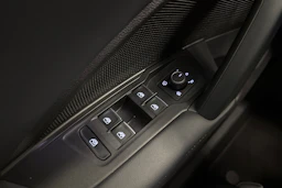 valkoinen Volkswagen Tiguan 2025 kuva 18.