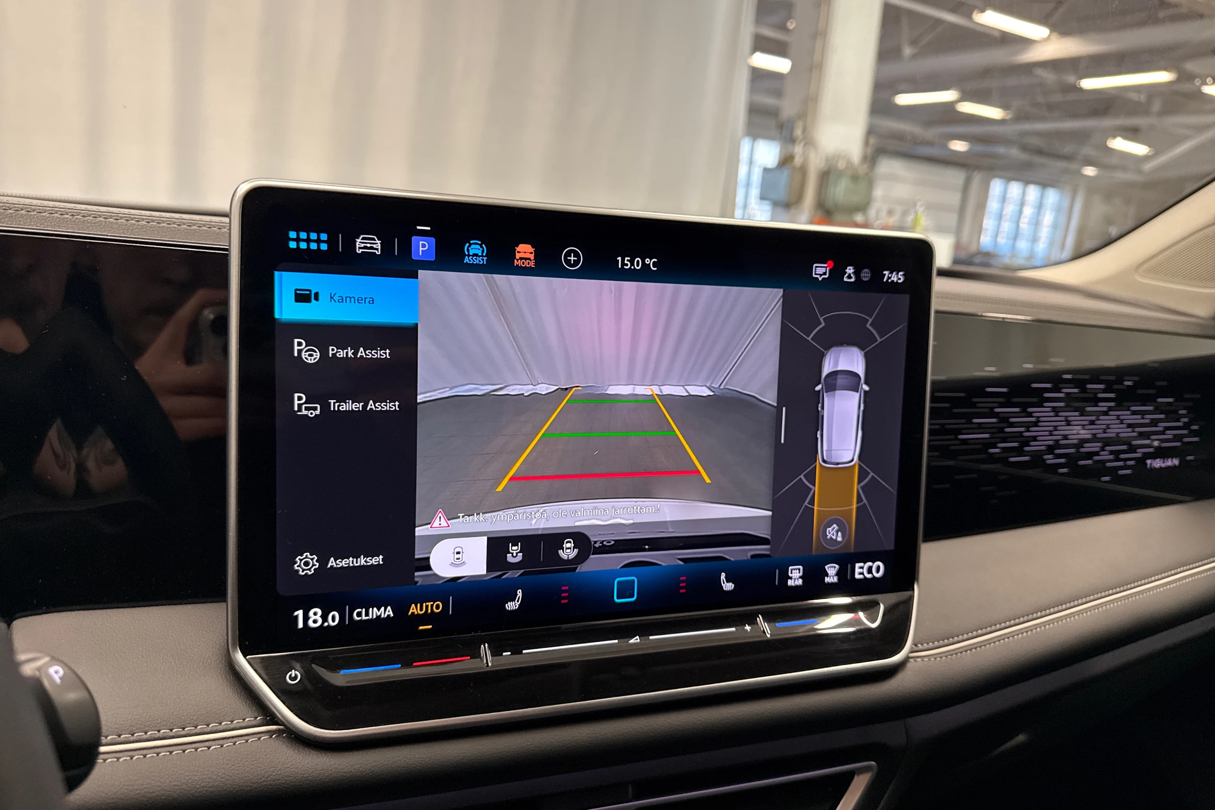 valkoinen Volkswagen Tiguan 2025 kuva 19.